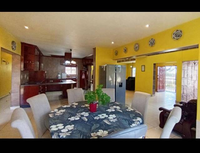4 BEDROOM HOUSE FOR SALE IN STANGER MANOR